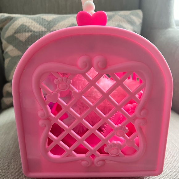 Disney Minnie's Happy Helpers Pet Carrier with Puppy & accessories Set Pink - Picture 13 of 13